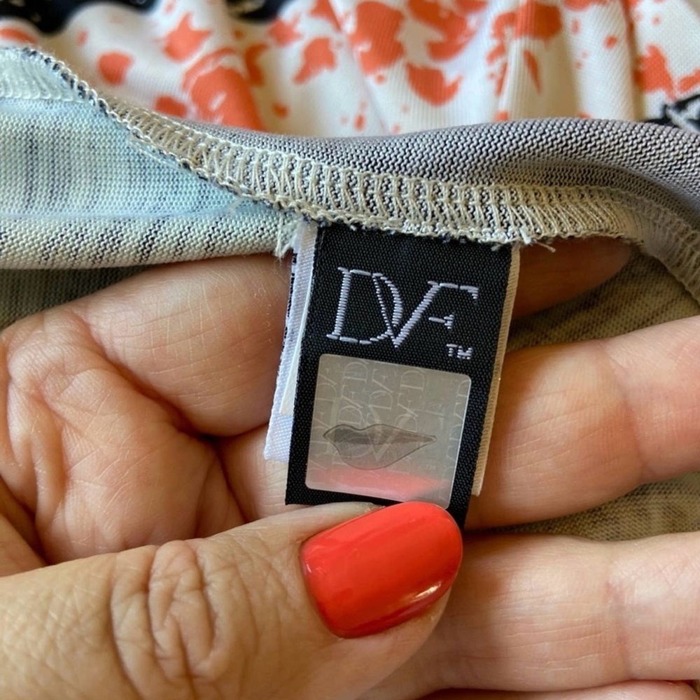 Diane Von Furstenberg 2 Valencia wrap silk dress - Picture 6 of 7